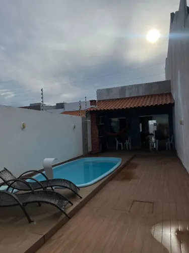 ALUGA-SE CASA POR TEMPORADA EM AREMBEPE