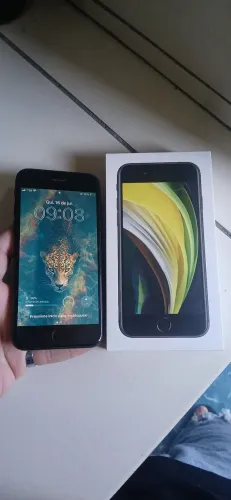 Vendo iphone Se 2 geração. Tudo original