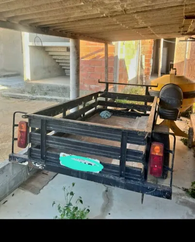 Vendo reboque semi novo (enplacado)