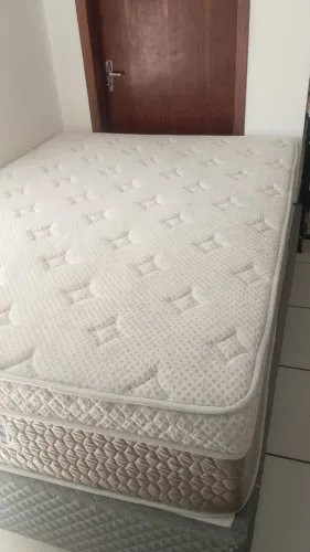 Cama Box em otimo Estado