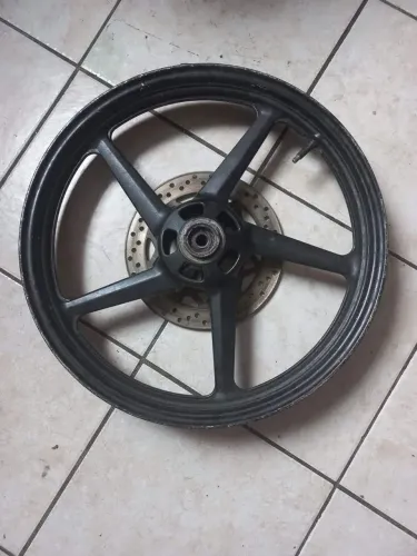 Roda dianteira original Yamaha RD 135 Z