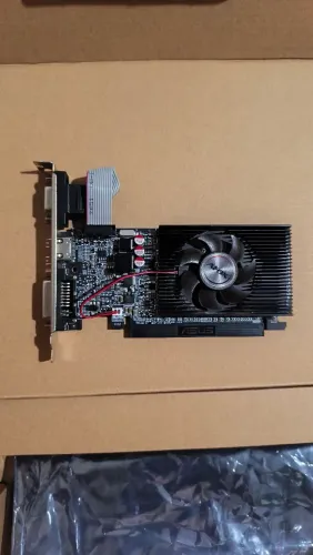 Placa de vídeo GT 610 2GB