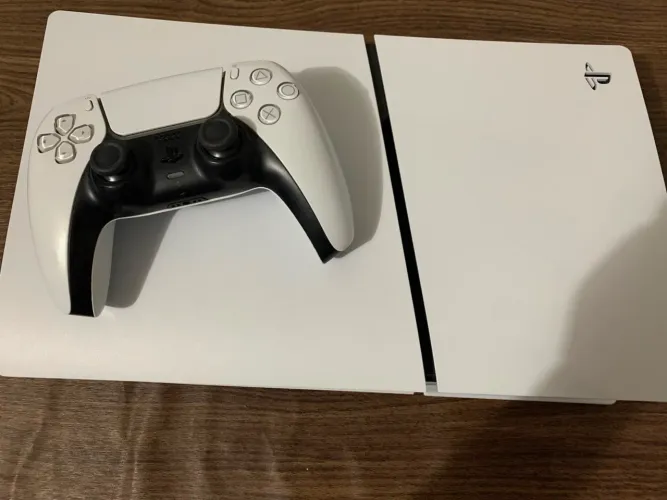 Vendo PlayStation 5 slim mídia digital