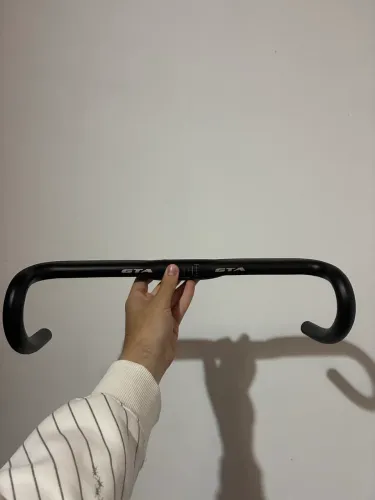 Guidão GTA Aero Road 440mm x 31.8mm