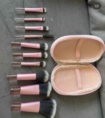 Vendo kit de pincéis novos cm bolsinha 