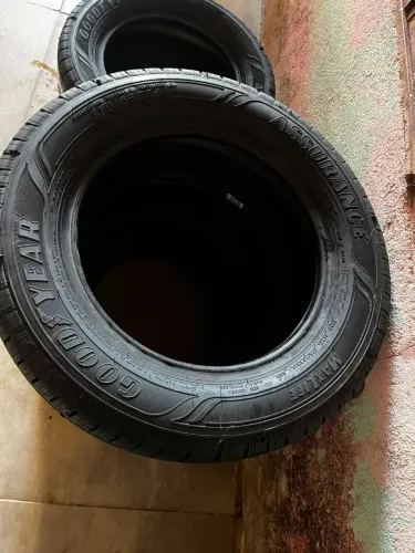 Pneu novo 175 65 14 Goodyear assurance 