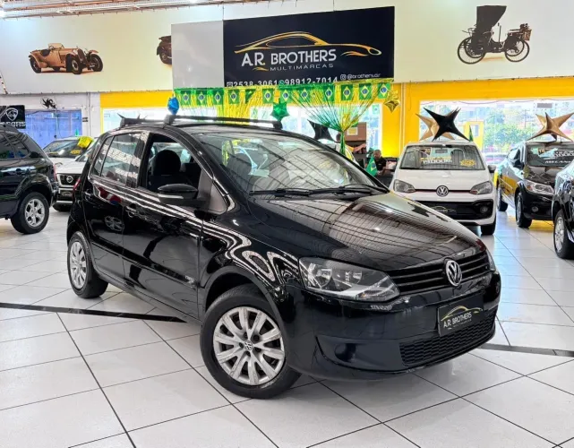 Volkswagen Fox 1.0 MI Total Flex 8V 5P 2012