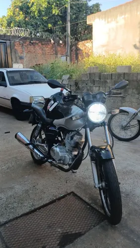 Vendo moto Suzuki 2008 motor de 150cc alternado 