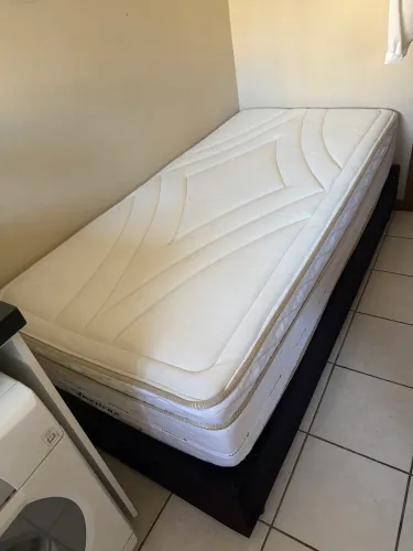 Cama box solteira de molas Herval