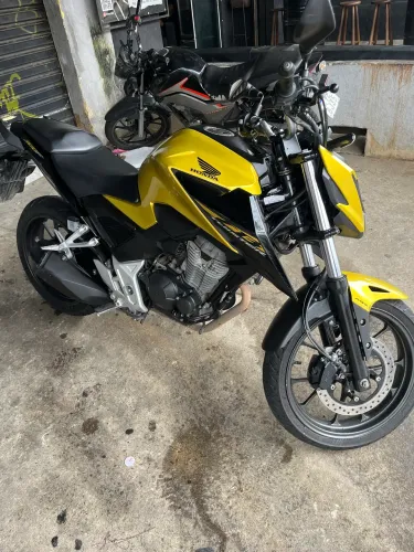 Cb 300f Twister com ABS 2024