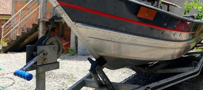 Barco de alumínio 6 metros, Completo.