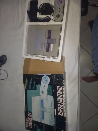 Super nintendo em ótimo estado mas amarelado