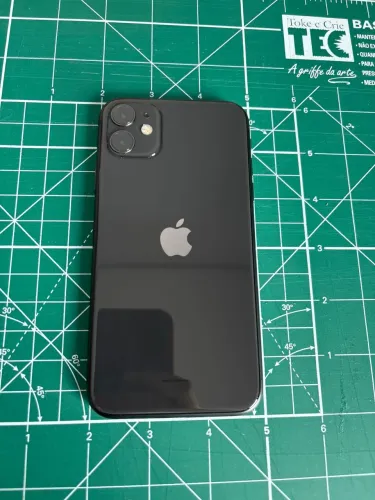 Vendo iPhone 11 Preto 64GB por R$ 999