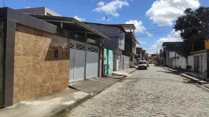 Imóvel para venda possui 175 metros quadrados com 3 quartos em San Martin - Recife - PE
