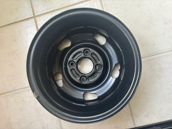 Roda aro 13 com 5 furos FORD