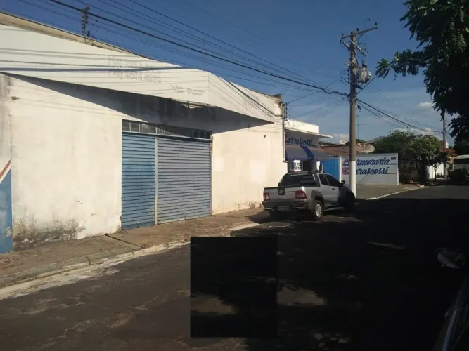 Locação de Comercial / Barracão/Galpão na cidade de Araraquara