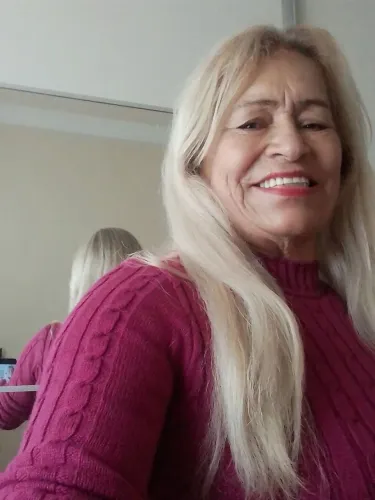 Babá e cuidadora