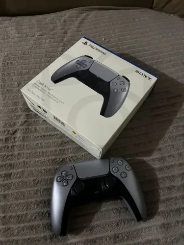 Vendo controle de play 5 semi novo
