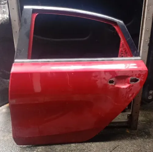 Porta traseira esquerda Kia cerato 20