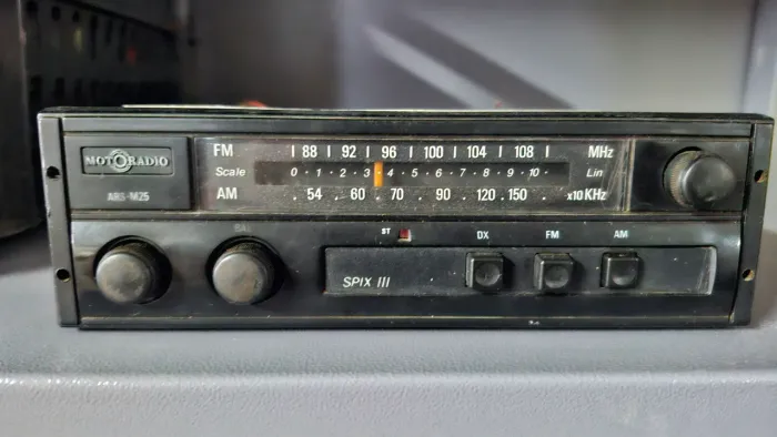Auto rádio Motorola Spix III em ótimo estado