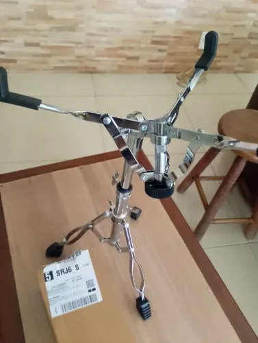 Estante de Caixa nova