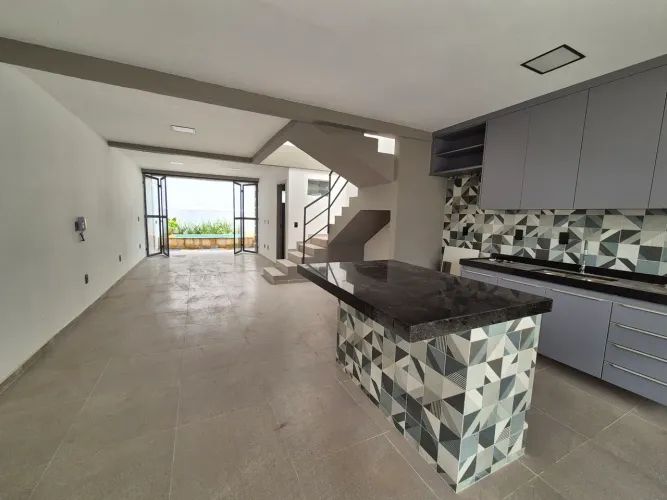Casa geminada com 3 quartos, sendo 2 suites, para locação