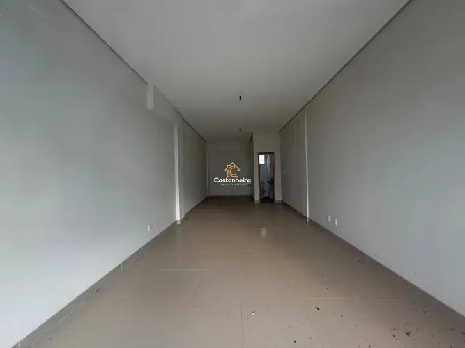 Sala comercial 74m² com banheiro - Plano Diretor Sul