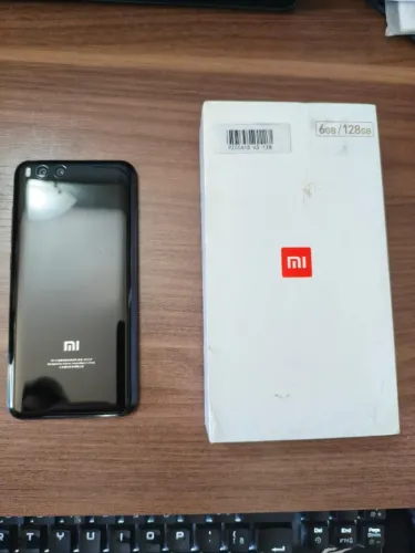 Xiaomi Mi 6 128GB / 6GB RAM - Completo na Caixa C/ Carregador Original