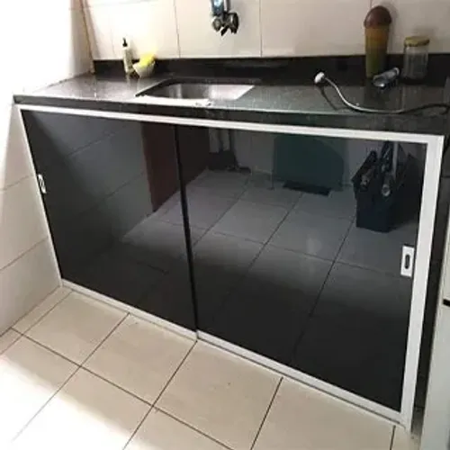 portas para pia em vidros e acrilicos
