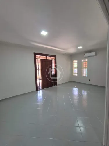 CASA 3 QUARTOS SENDO 2 SUITES