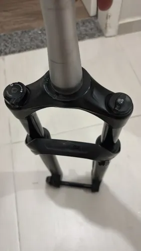 Suspensão Rockshox Judy Silver Tk 100mm Boost sem trava remota