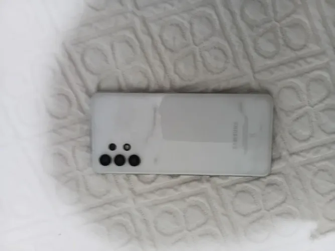 Celular Samsung (Tela com Defeito)