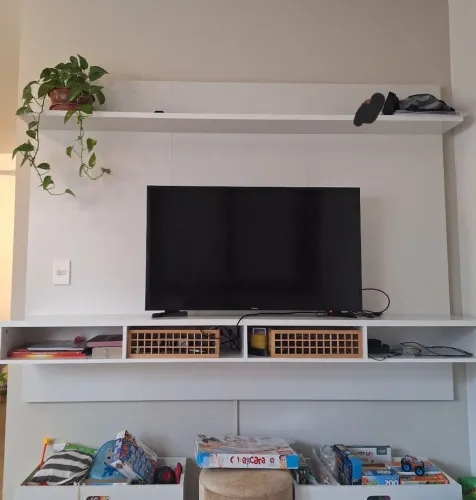 Rack tv com painel Tokstok