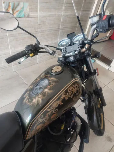 Intruder 125 impecável