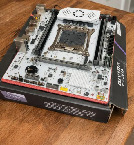 Placa mãe x99 D4, nova na caixa,( nunca usada )