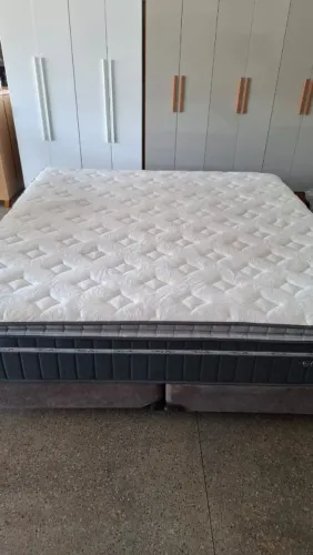 Cama box super king size Colchão F.A molas ensacandas 