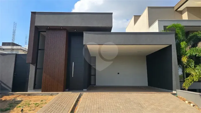 Condomínio com 3 quartos à venda em Residencial village damha iii - SP