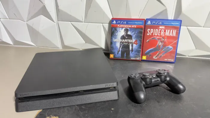 Ps4 slim 500GB - 1 controle Sony - 2 Jogos R$ 1.350 PIX