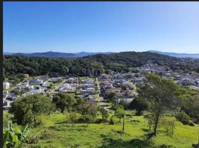 Terreno plano em condomínio fechado na Cachoeira do Bom Jesus