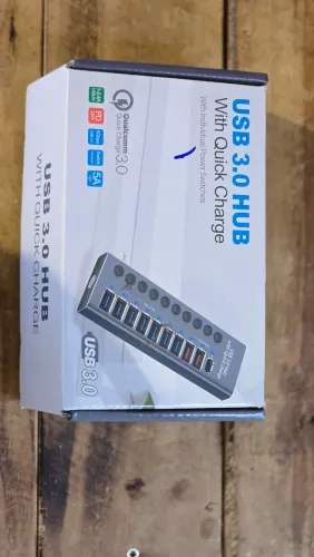 Hub USB 3.0 Quick Charge com múltiplas portas USB