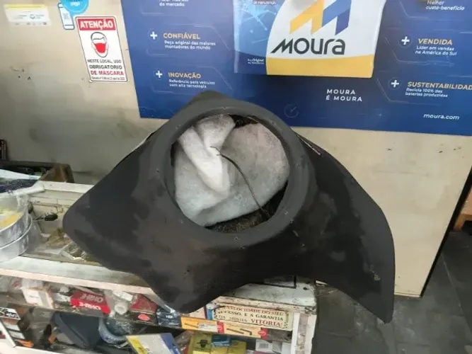 Caixa selada de fibra 12 polegadas Polo Sedan