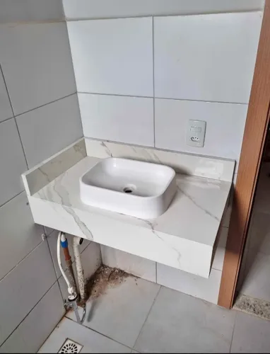Pia de Banheiro em Porcelanato Sob Medida | A partir de R$680