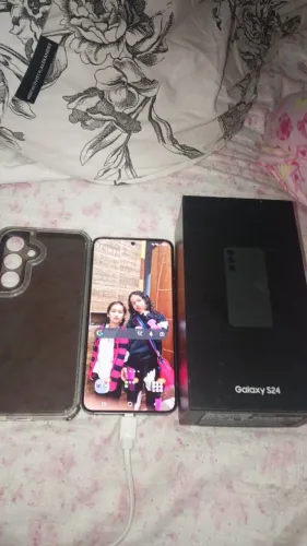 Vendo S24 nenhum detalhe,a venda tem qe ser pessoalmente nao aceito vemda com a OLX