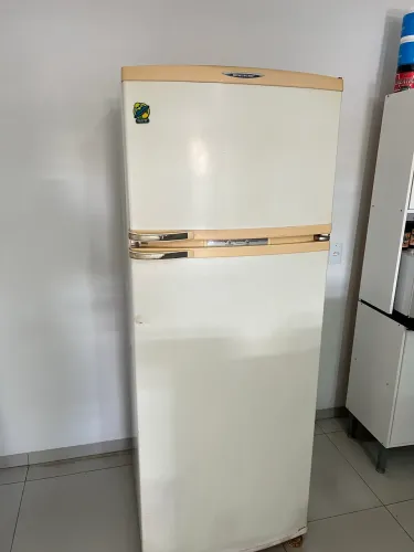 Geladeira Brastemp 370L Frost Free