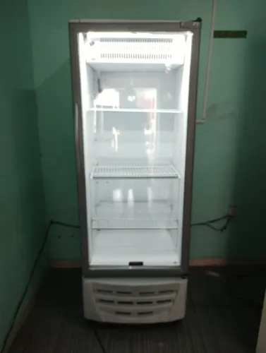 Vendo este expositor de bebidas esmaltec
