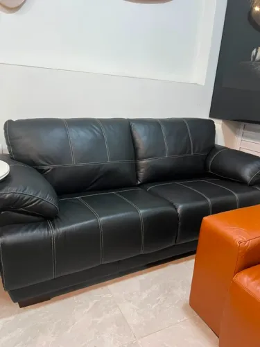 Sofá de Couro Legítimo 3 Lugares NOVO PRONTA ENTREGA
