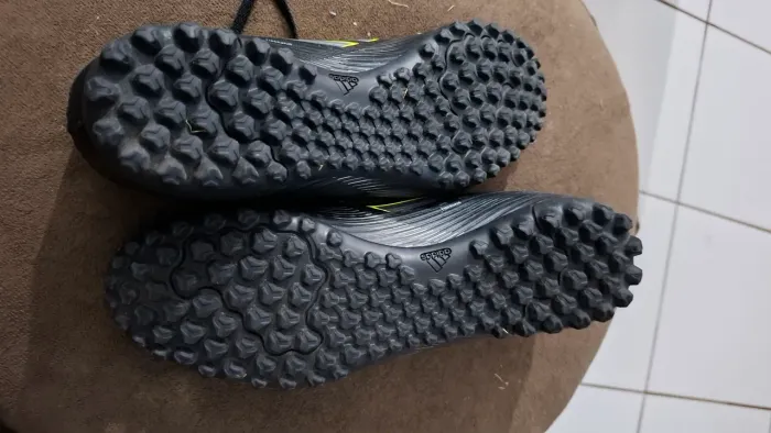 Chuteira society adidas f50