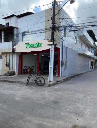 Oportunidade Imperdível em Camaçari Centro! Edifício com 2 ap e um ponto comercial térreo