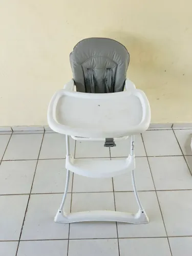 Cadeira de alimentação infantil 