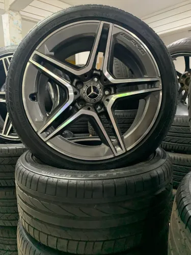 Roda Mercedes C300 Aro 18 com pneus 